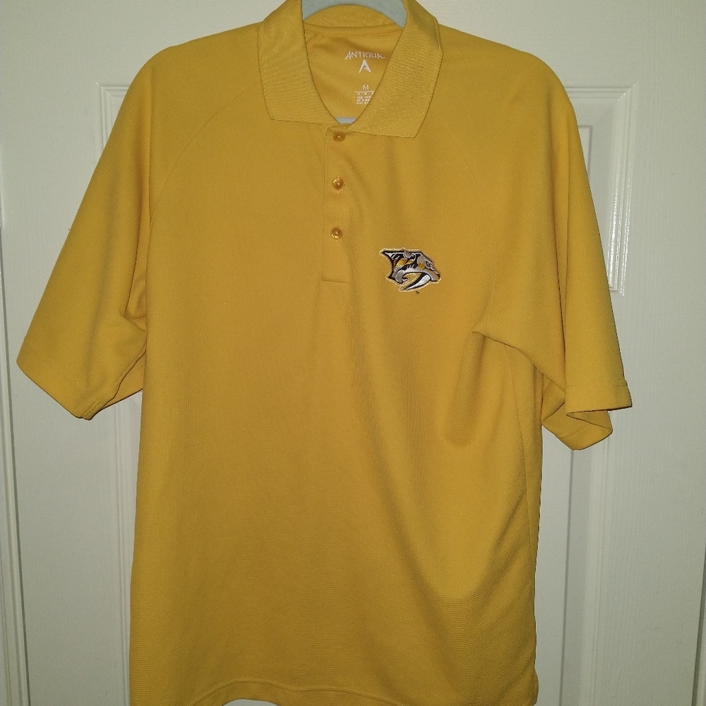 Antigua Nashville Predators NHL Short Sleeve Polo Shirt Men's sz Medium.